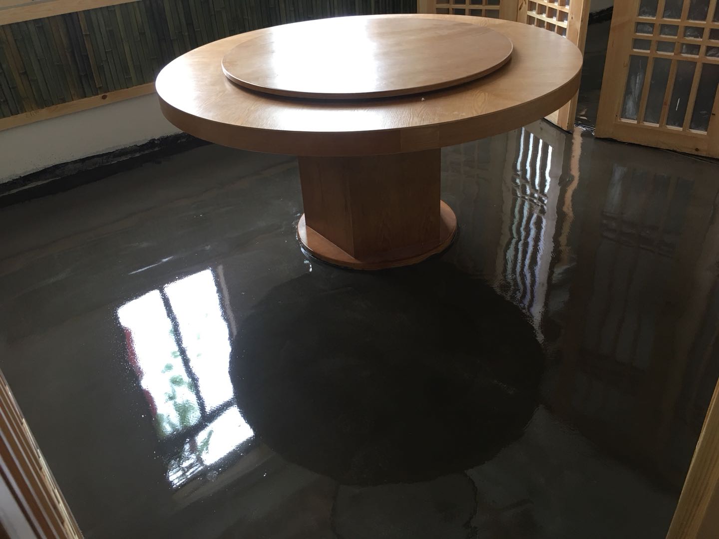吉首市乾州餐廳環氧復古地坪施工完成,祝老板生意興隆,財源廣進 吉首市乾州餐廳環氧復古地坪施工完成,祝老板生意興隆,財源廣進